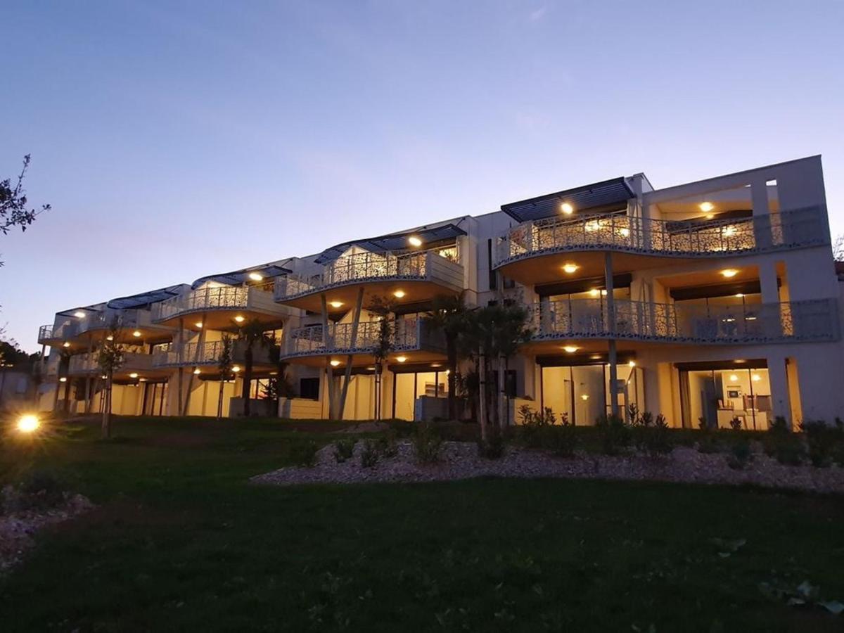Appartement Plage, Piscine, Balcon, Animaux, Parking - Fr-1-194-201 Ла-Транш-сюр-Мер Экстерьер фото